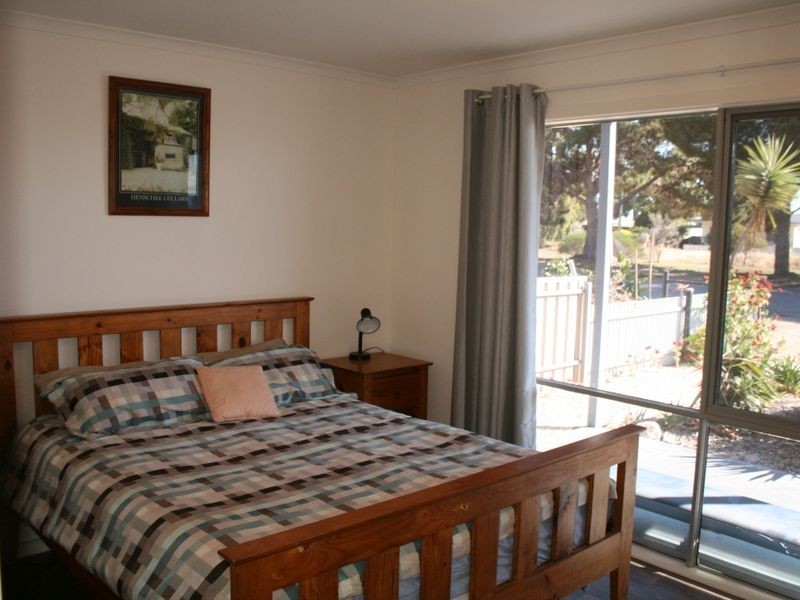 11 Beach Road, Pine Point SA 5571