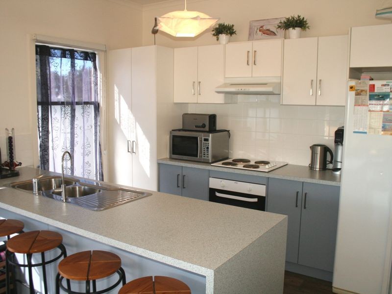 11 Beach Road, Pine Point SA 5571