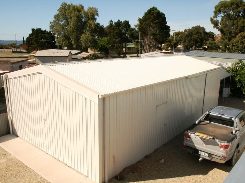 11 Beach Road, Pine Point SA 5571