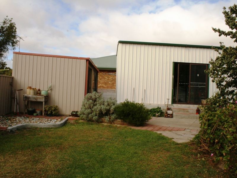 16 West Terrace, Minlaton SA 5575