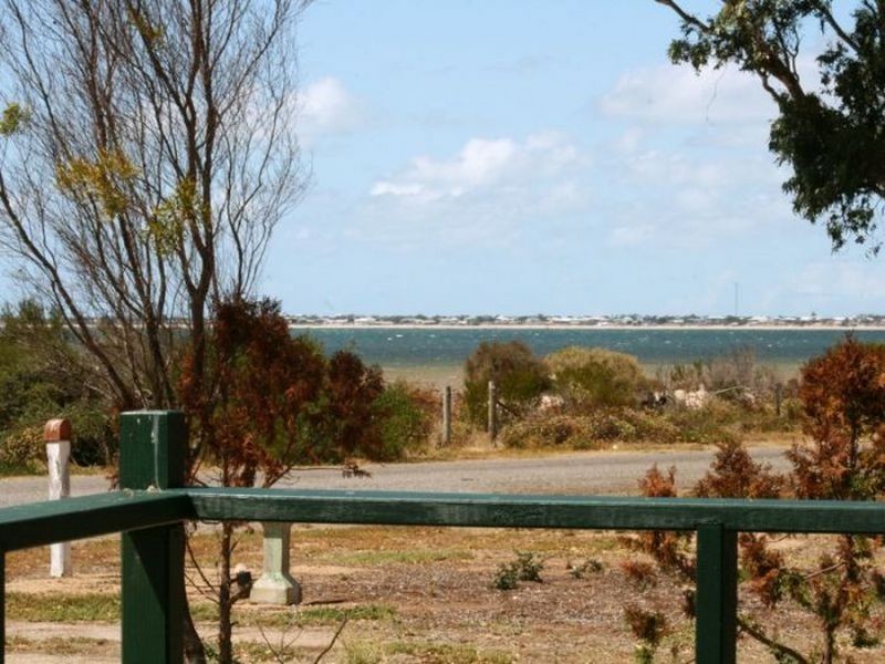 20 Esplanade, Pine Point SA 5571