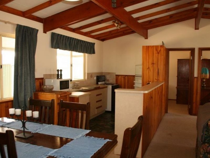 20 Esplanade, Pine Point SA 5571