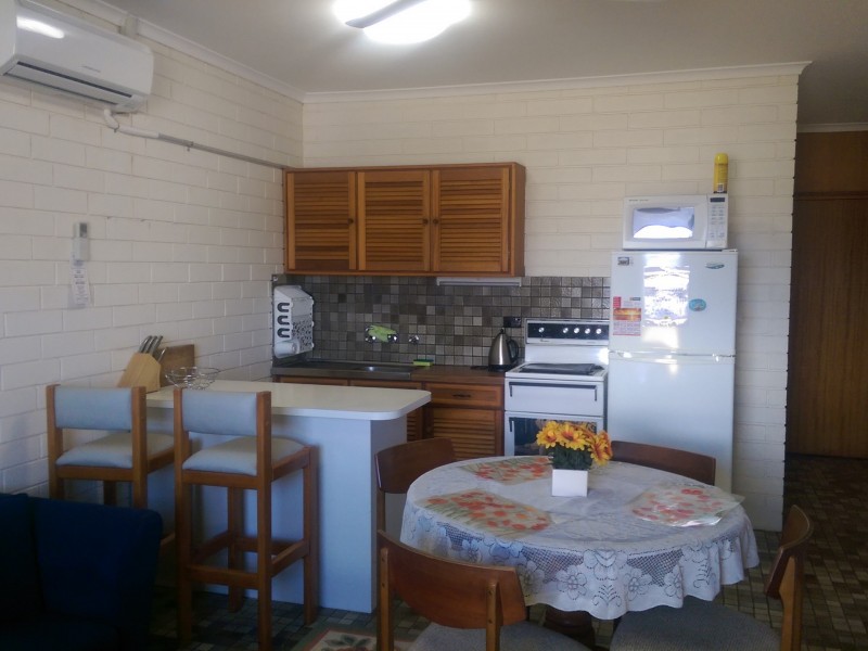 U 8 Fishermans Retreat/ Parsons St, Port Vincent SA 5581