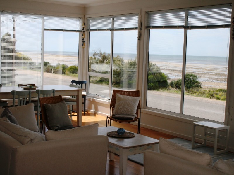 28 Esplanade, Port Vincent SA 5581