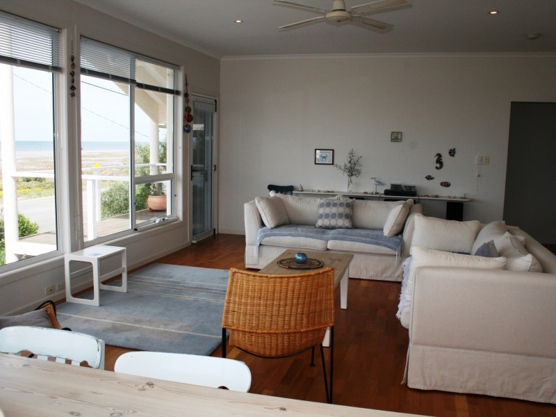 28 Esplanade, Port Vincent SA 5581