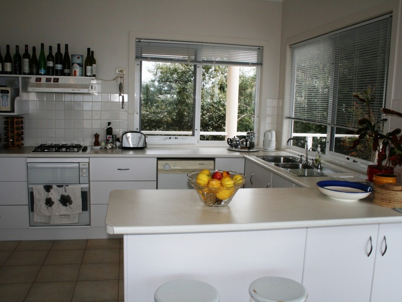 28 Esplanade, Port Vincent SA 5581
