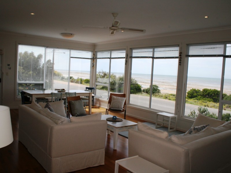 28 Esplanade, Port Vincent SA 5581