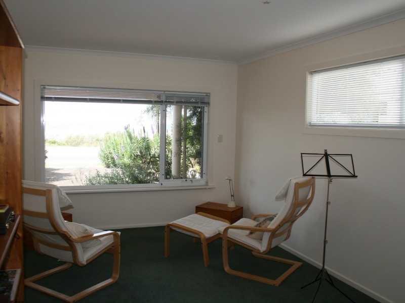 28 Esplanade, Port Vincent SA 5581