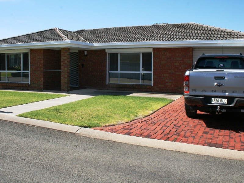 32 Oval Tce, Ardrossan SA 5571