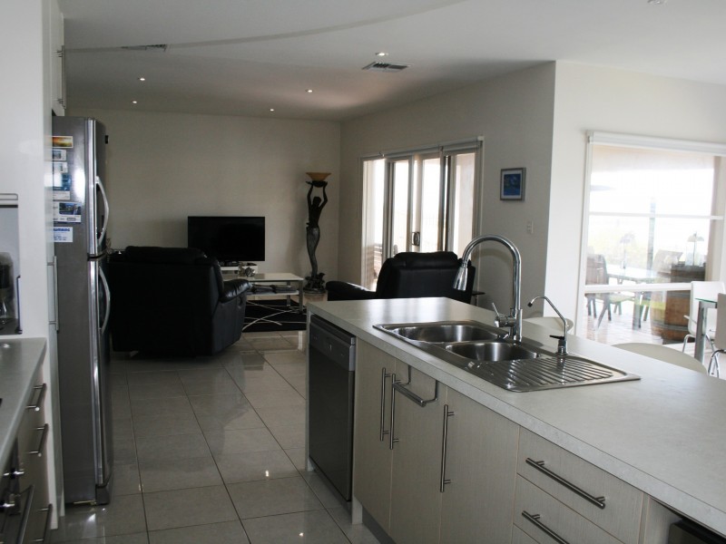 42 Marina Drive, Port Vincent SA 5581