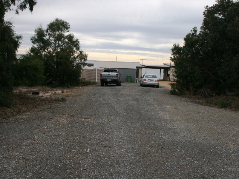 124 Black Point Drive, Black Point SA 5571