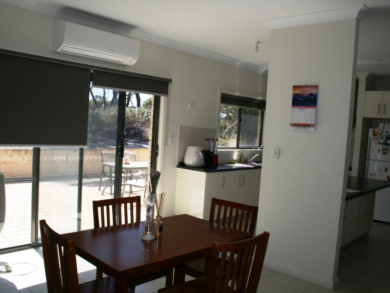 8 John Robb Crt, Port Vincent SA 5581