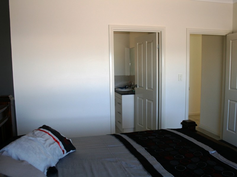 8 John Robb Crt, Port Vincent SA 5581