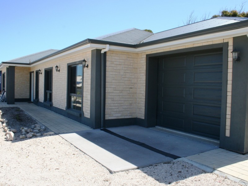 8 John Robb Court, Port Vincent SA 5581