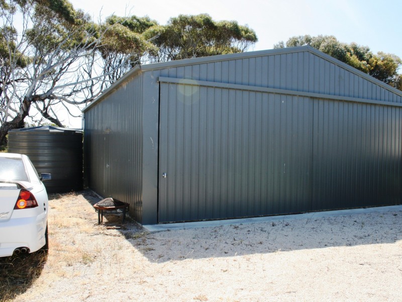 8 John Robb Court, Port Vincent SA 5581