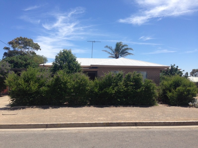 2 Sixth Street, Minlaton SA 5575