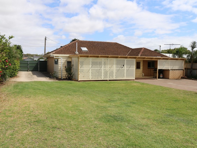 11 Curramulka Road, Port Vincent SA 5581