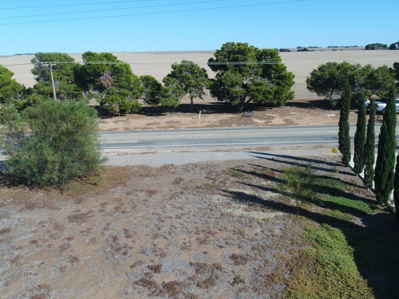 33 (Lot 10 Main Coast Road, Pine Point SA 5571