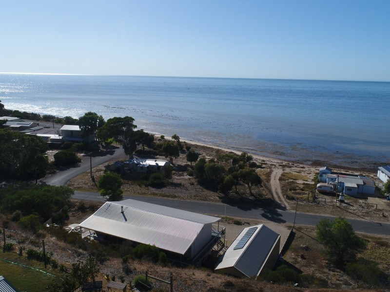 33 (Lot 10 Main Coast Road, Pine Point SA 5571