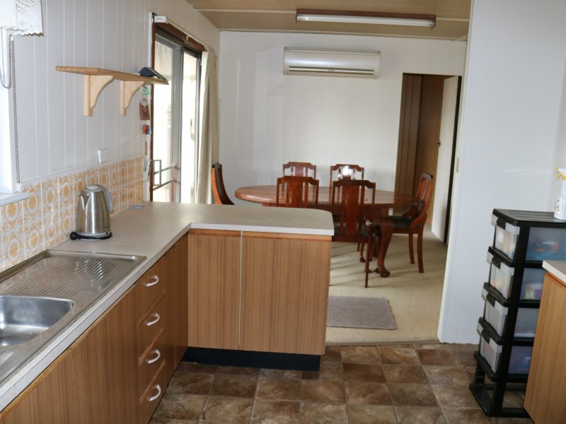 10 Chester Avenue, Port Vincent SA 5581