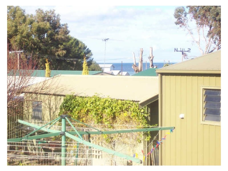 6 Young Ave, Port Vincent SA 5581