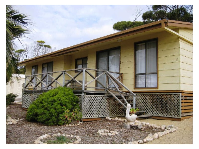 15 Young Avenue, Port Vincent SA 5581