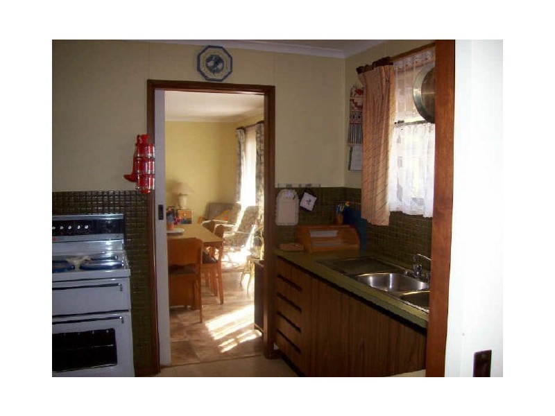 15 Young Avenue, Port Vincent SA 5581