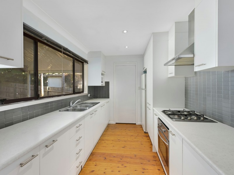 30 Gladys Avenue, Berkeley Vale NSW 2261