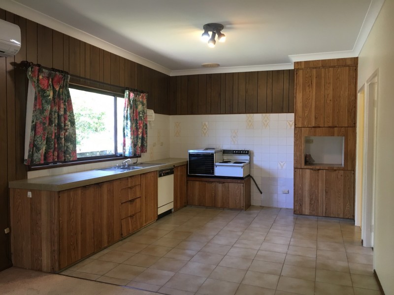 1 Sunshine Ave, Chittaway Point NSW 2261