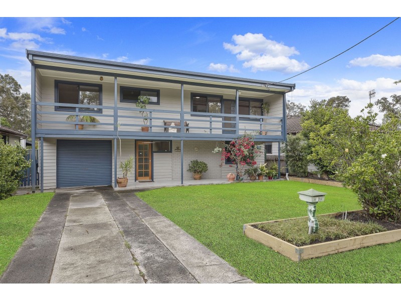 13 Gregory Street, Berkeley Vale NSW 2261