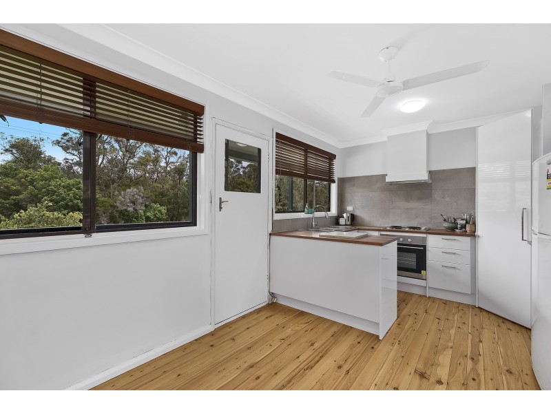 13 Gregory Street, Berkeley Vale NSW 2261