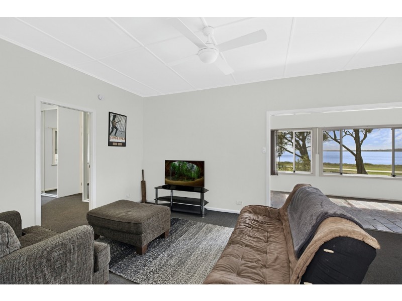 60 Lucinda Avenue, Killarney Vale NSW 2261