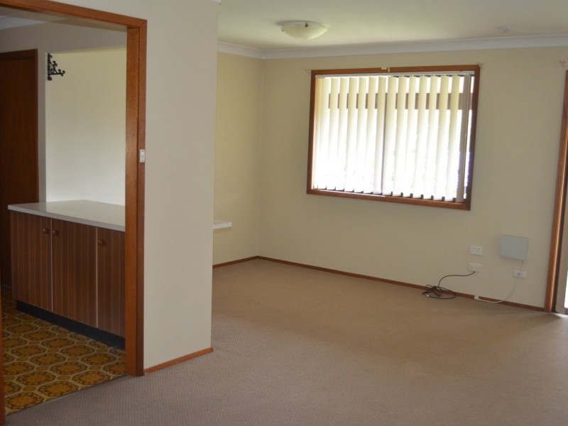 49 Audie Parade, Berkeley Vale NSW 2261