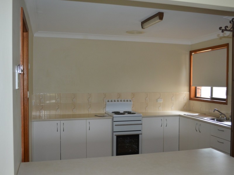 49 Audie Parade, Berkeley Vale NSW 2261