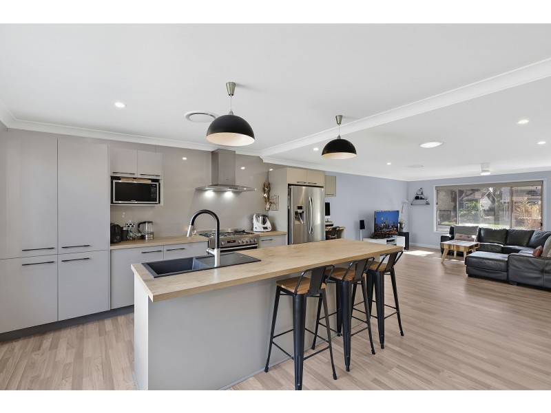 15 Kerry Crescent, Berkeley Vale NSW 2261