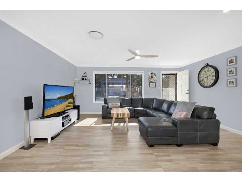 15 Kerry Crescent, Berkeley Vale NSW 2261
