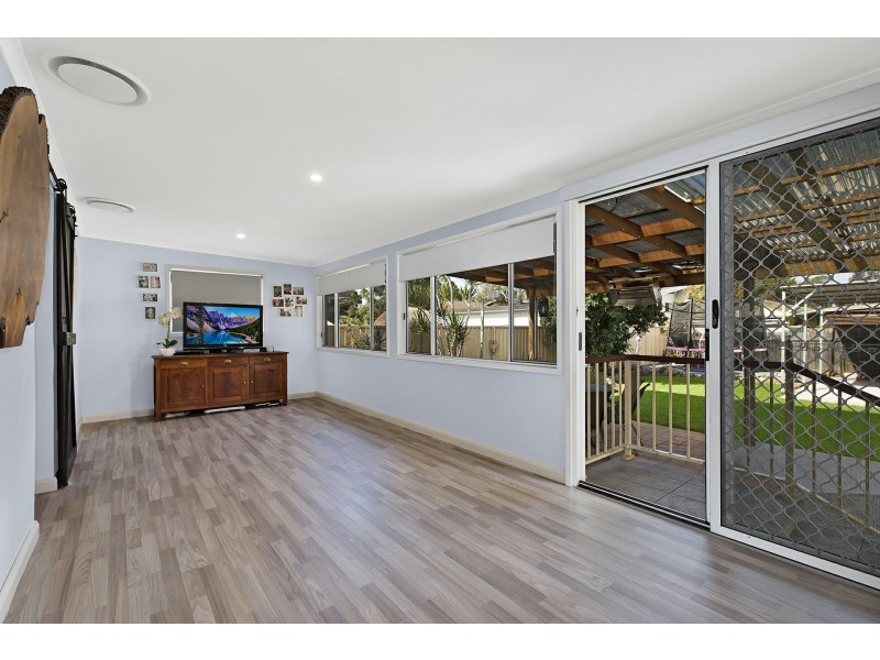15 Kerry Crescent, Berkeley Vale NSW 2261