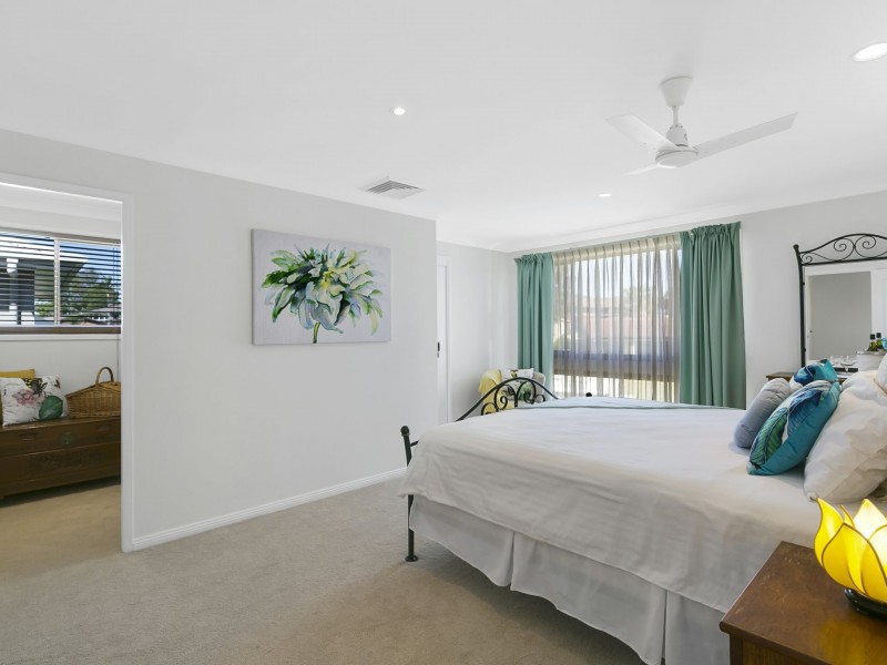 35 Hinemoa Avenue, Killarney Vale NSW 2261