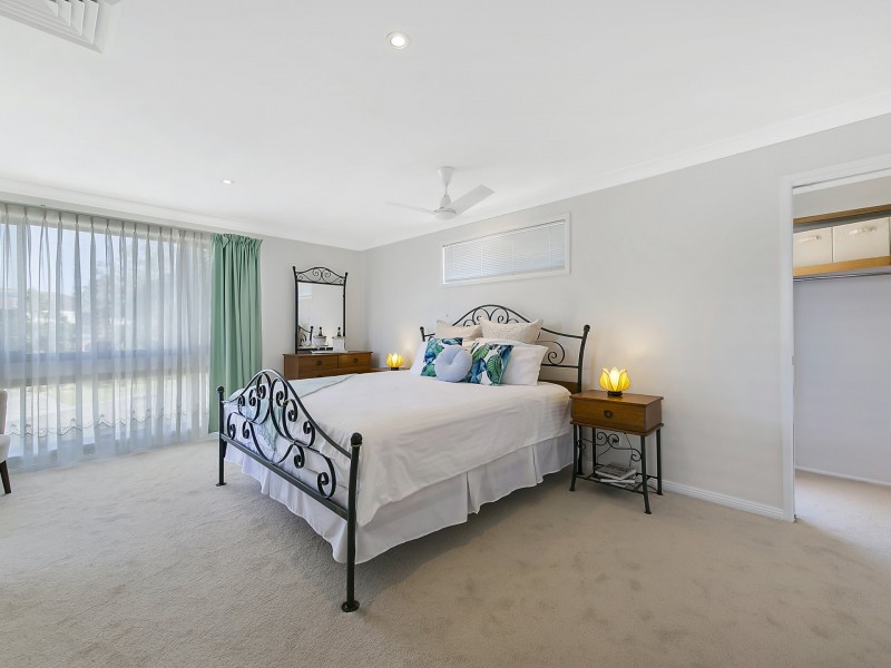 35 Hinemoa Avenue, Killarney Vale NSW 2261