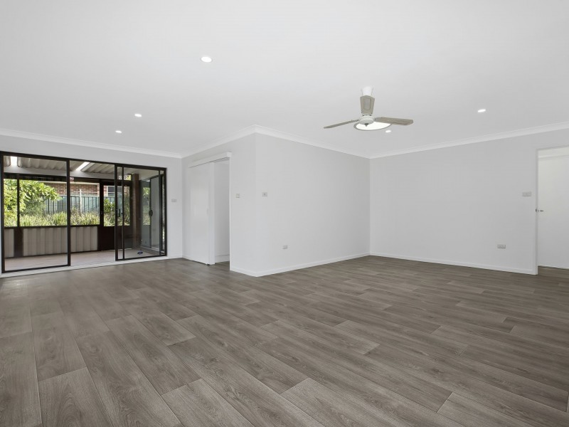 1 Harwood Close, Mannering Park NSW 2259