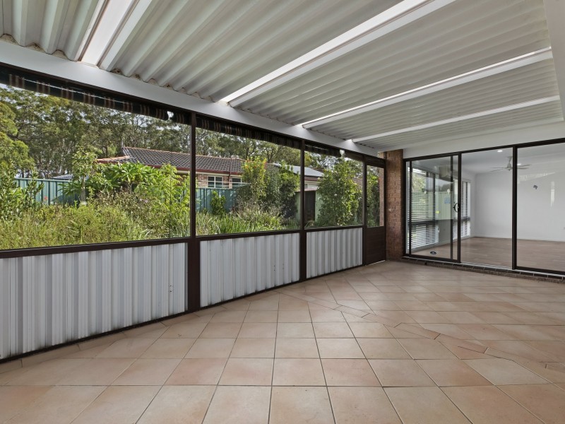 1 Harwood Close, Mannering Park NSW 2259