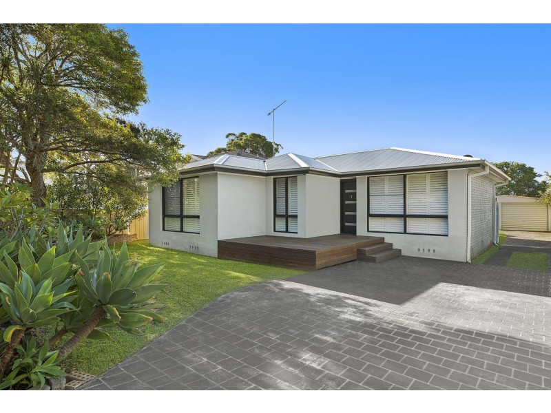 7 Hazel Close, Berkeley Vale NSW 2261