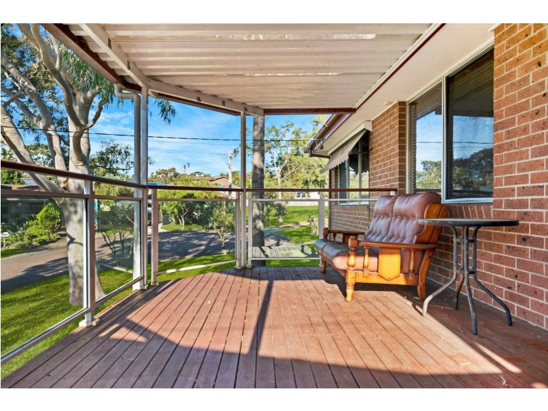 9 Banks Close, Bateau Bay NSW 2261