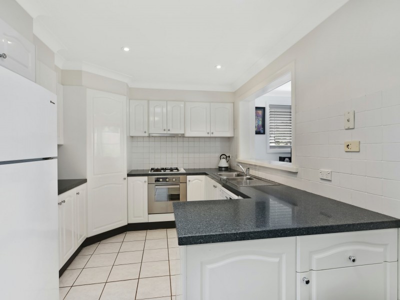 30 Henry Parkes Drive, Berkeley Vale NSW 2261