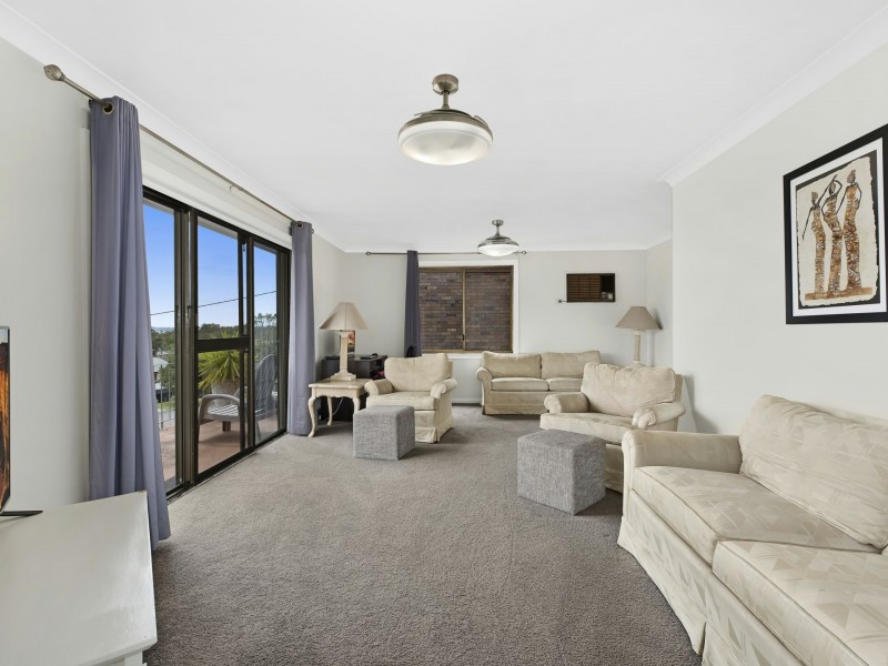 30 Henry Parkes Drive, Berkeley Vale NSW 2261
