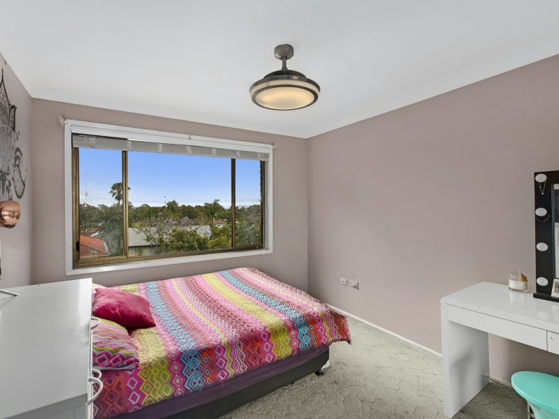 30 Henry Parkes Drive, Berkeley Vale NSW 2261