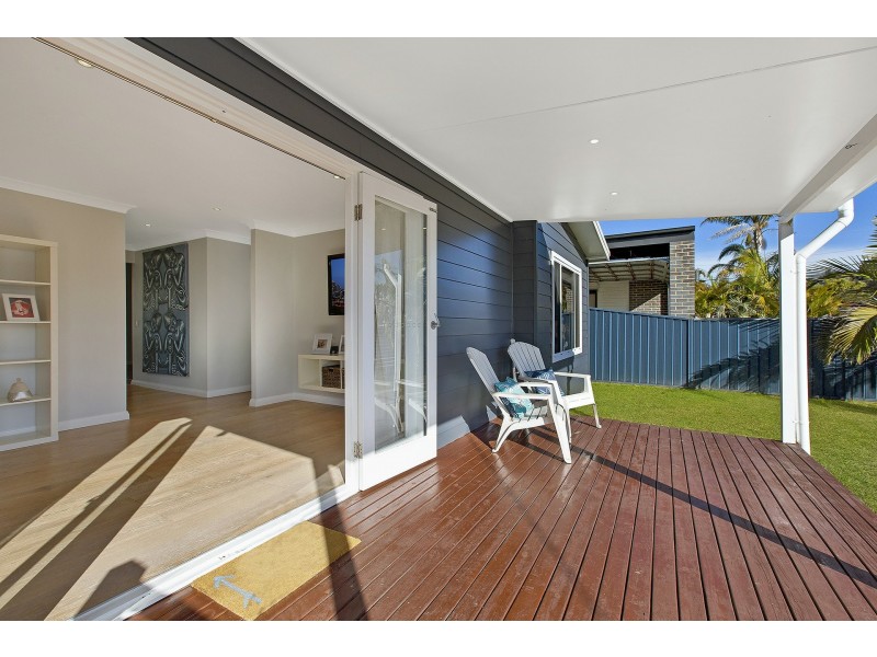 38 Kathleen White Crescent, Killarney Vale NSW 2261