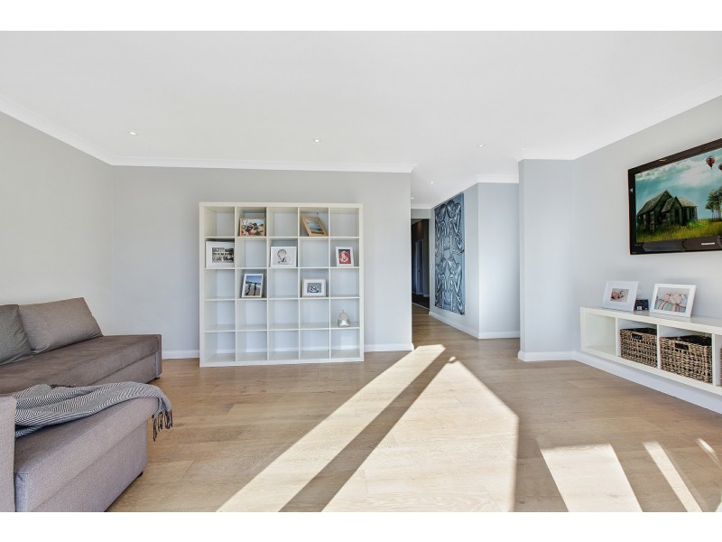 38 Kathleen White Crescent, Killarney Vale NSW 2261