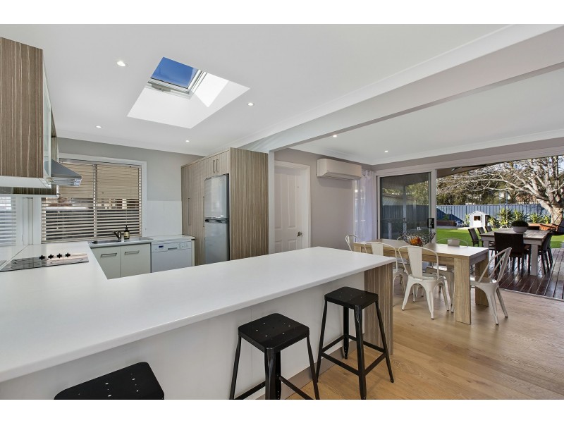 38 Kathleen White Crescent, Killarney Vale NSW 2261