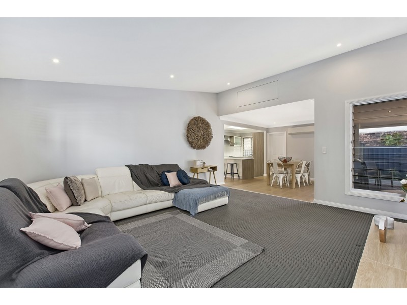 38 Kathleen White Crescent, Killarney Vale NSW 2261